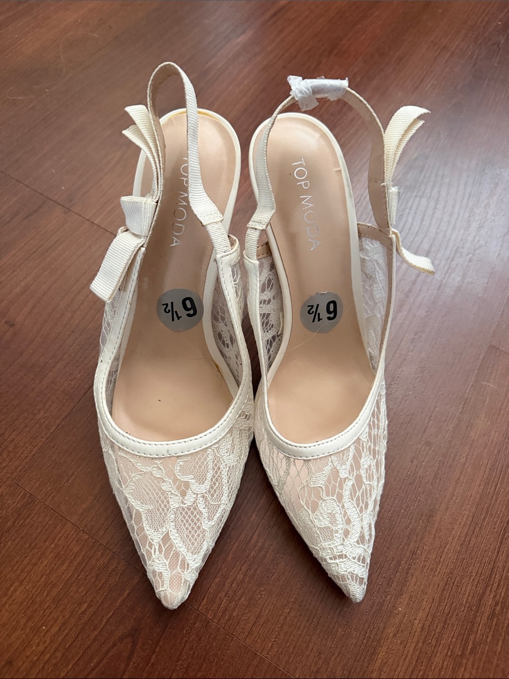 TOP Moda Ivory Lace Pointed Slingback Heels with Bow